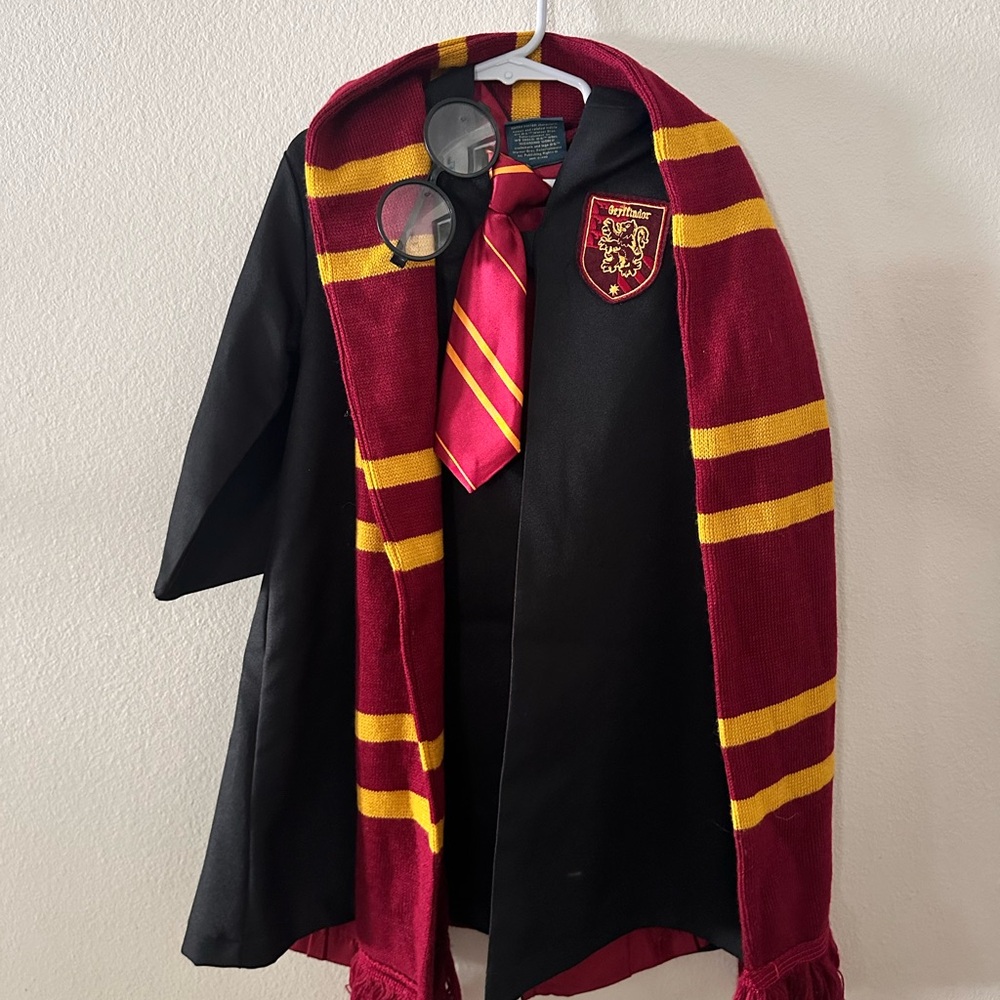 Pottery Barn Kids Harry Potter Gryffindor Costume Set